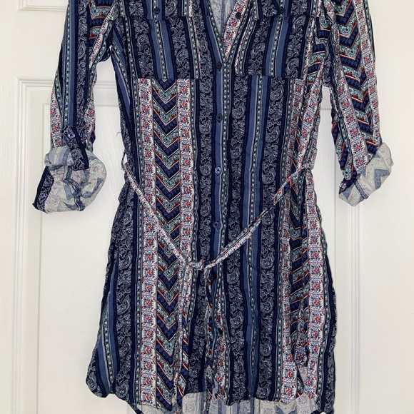 The Button Up Dress - Picture 2 of 5